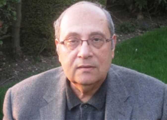عبد الصمد يشيد بعائشة عبد الهادي ويوجه رسالة بشأن المصريين بالخارج