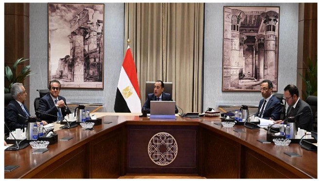 مدبولي يبحث تحضيرات مؤتمر أكتوبر مع وزراء الصحة والاتصالات والعدل