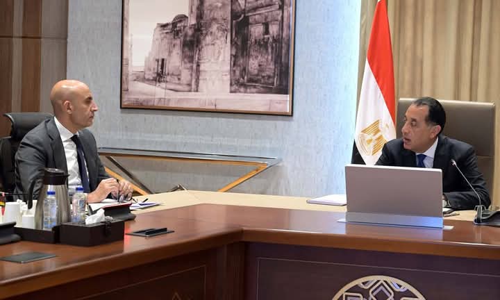 رئيس الوزراء يتابع ملفات العمل مع وزير التعليم