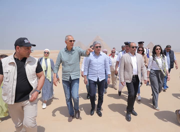 وزير السياحة يتفقد منطقةالاهرامات بعد التطوير