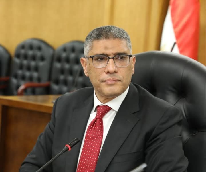 لهذا السبب ..محافظ الجيزة يرفع درجة الاستعدادات القصوى بالمحافظة 