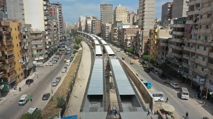 تقدم اعمال تركيب الكمرات الخرسانية بمشروع مترو انفاق الإسكندرية