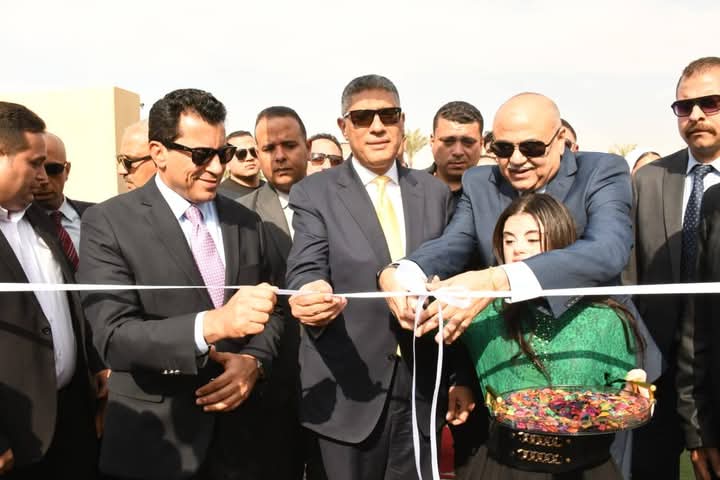وزير الشباب ومحافظ الجيزة يفتتحان منشآت رياضية بحدائق الاهرام 