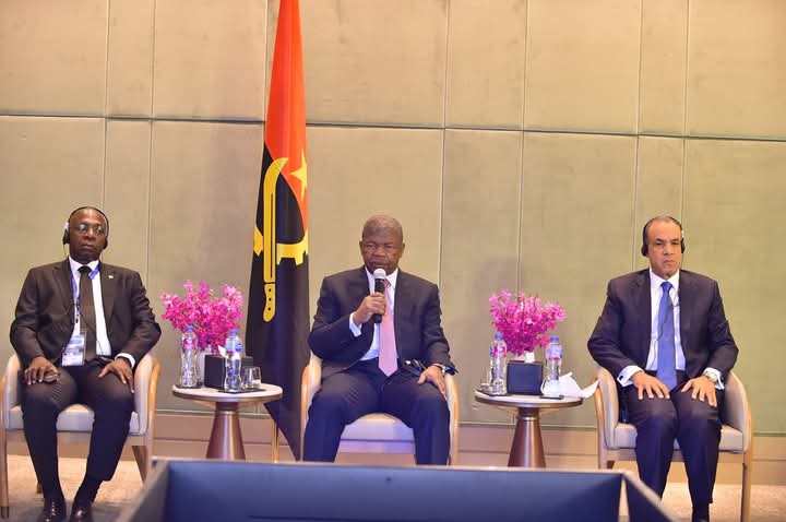 مائدة مستديرة لرجال الأعمال المصريين ، برئاسة الرئيس الانجولى 