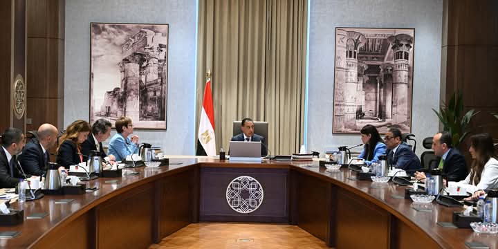تفاصيل لقاء رئيس الوزراء مع رئيسة البنك الأوروبي لإعادة الاعمار