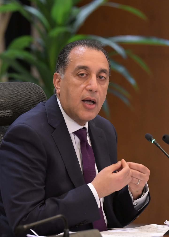مدبولى يناقش عدداً من الملفات الاقتصادية وآليات خفض الدين الخاري