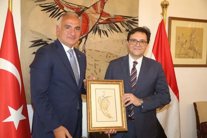 وزير الثقافة يستقبل نظيره التركى لبحث التعاون الثقافي بين البلدين