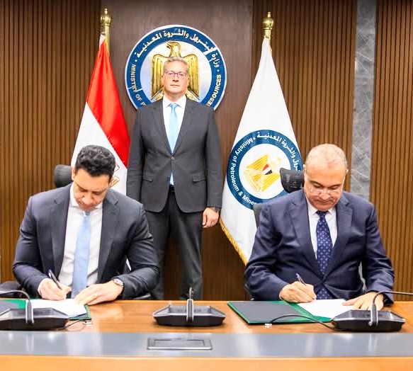 البترول توقع اتفاقية جديدة للتوسع في عمليات استكشاف الغاز بالدلتا
