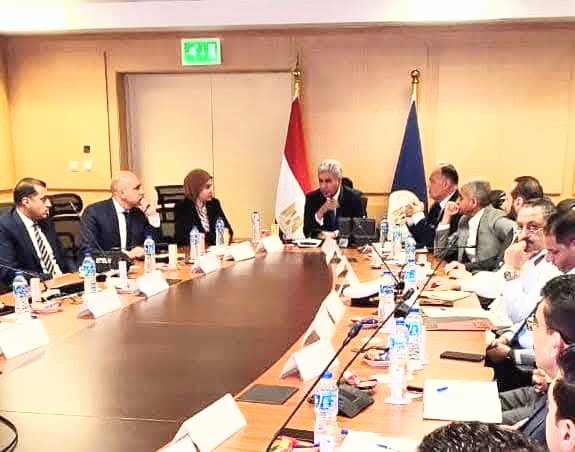 وزير السياحة :  منح تأشيرة دخول فورية للسياح بالمطارات المصرية