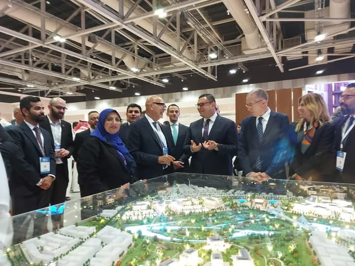 وزير الإسكان يشارك فى افتتاح معرض ومؤتمر عُمان العقارى  