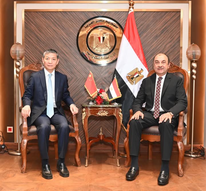 وزير قطاع الأعمال يبحث توسيع التعاون التجارى والاقتصادي مع الصين