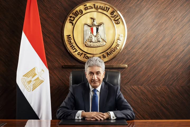 وزير السياحة يوجه البعثة الرسمية ببذل كل الجهود لخدمة الحجاج  