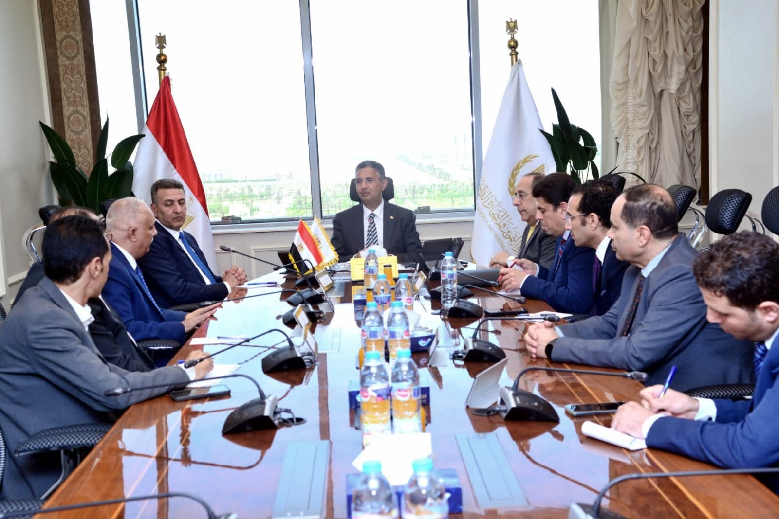 وزير التموين يبحث آليات التطوير و الشراكة مع ممثلى منافذ السلع التموينية 