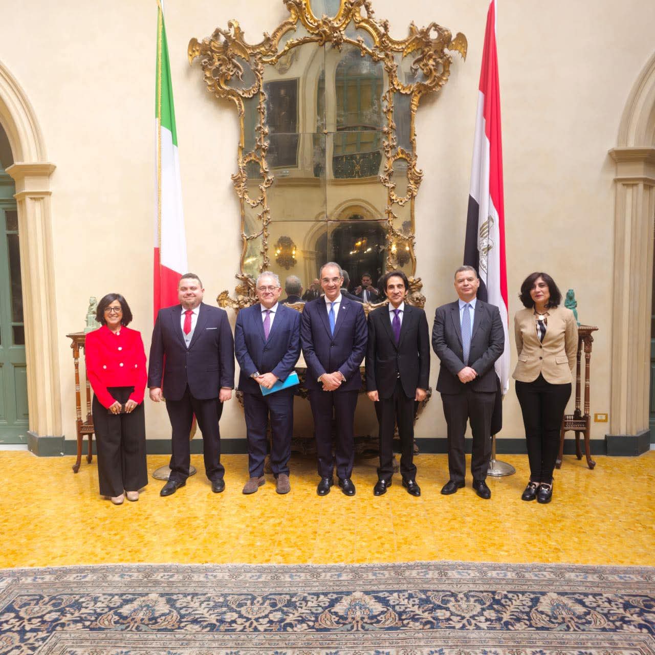 وزير الاتصالات يبحث التعاون مع مسؤولى شركات الإتصالات الإيطالية 