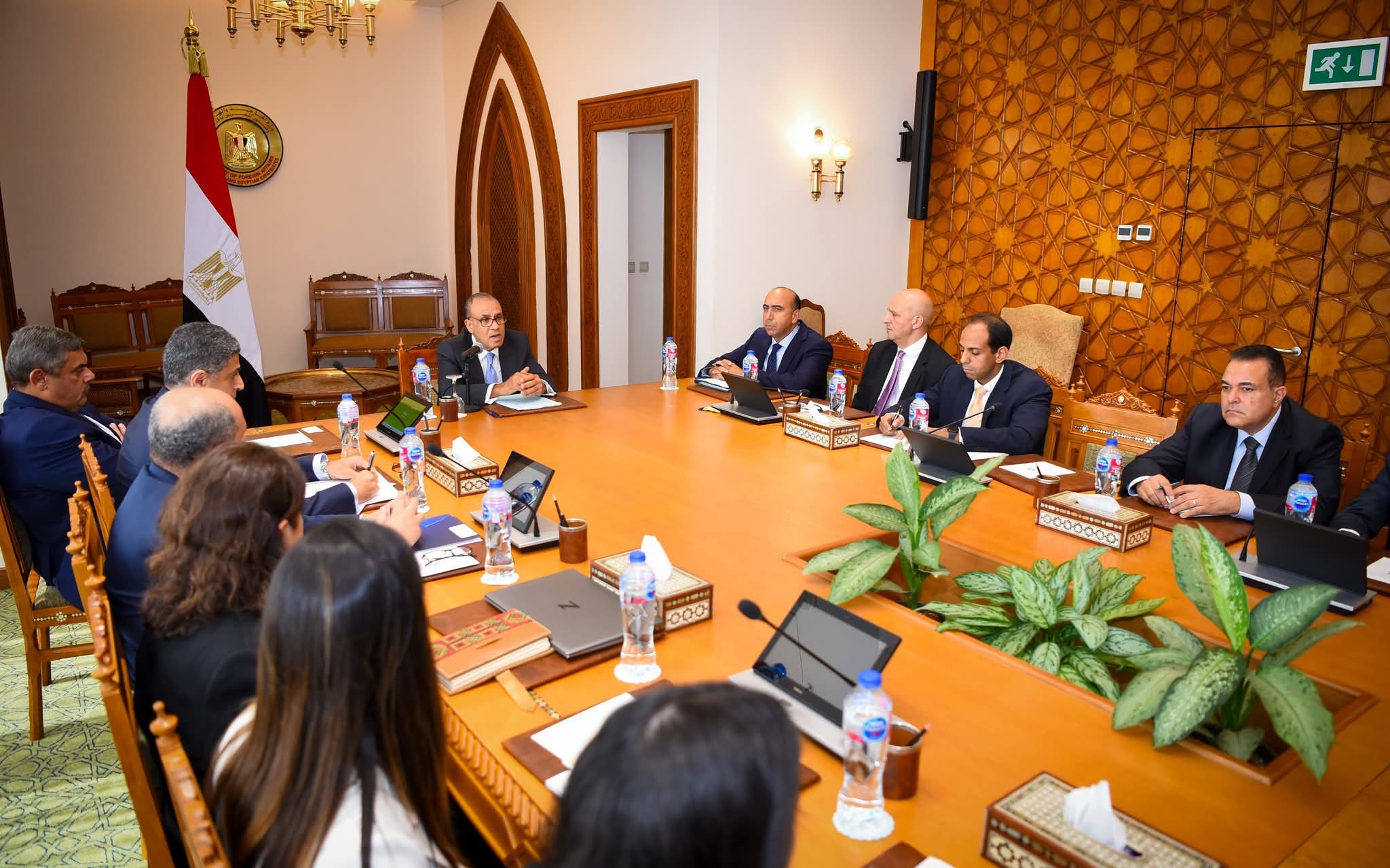 وزير الخارجية يجتمع بقيادات القاهرة الدولى لحل النزاعات وحفظ السلام