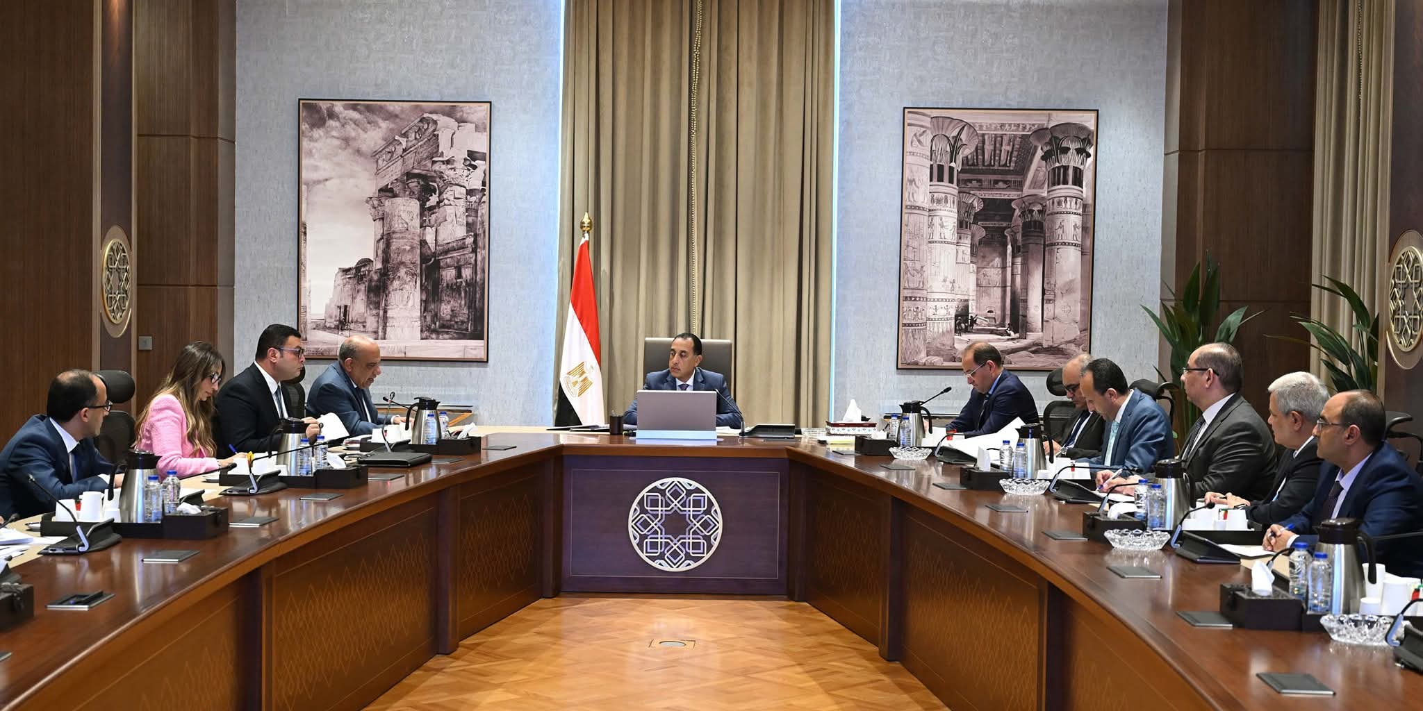 رئيس الوزراء يتابع جهود فك التشابكات المالية بين الجهات الحكومية 