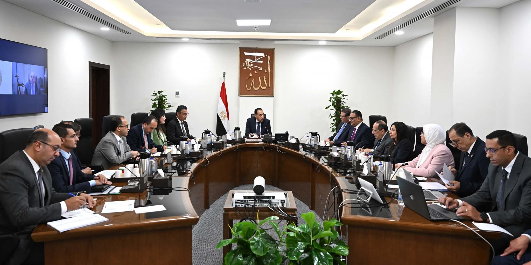 رئيس الوزراء يبحث فرص وتحديات صناعة السكر فى مصر 