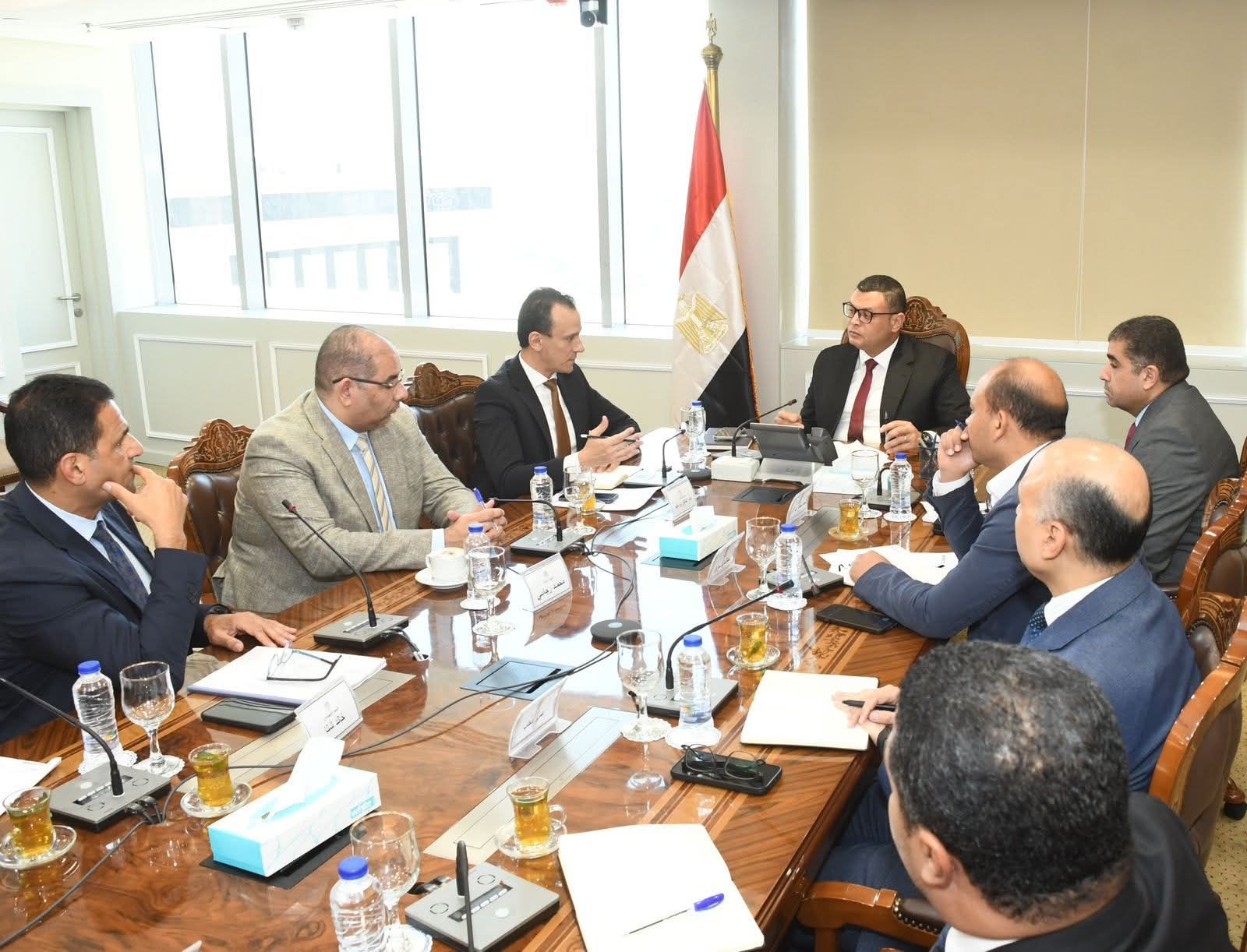 وزير الإسكان يتابع إجراءات تشغيل منطقة الأعمال المركزية بالعاصمة الإداريةالجديدة 
