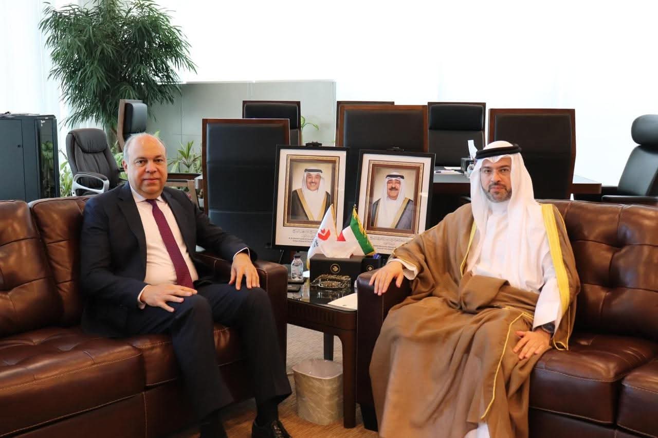 وزير الطيران يبحث تعزيز التعاون فى صناعة النقل الجوى مع الكويت