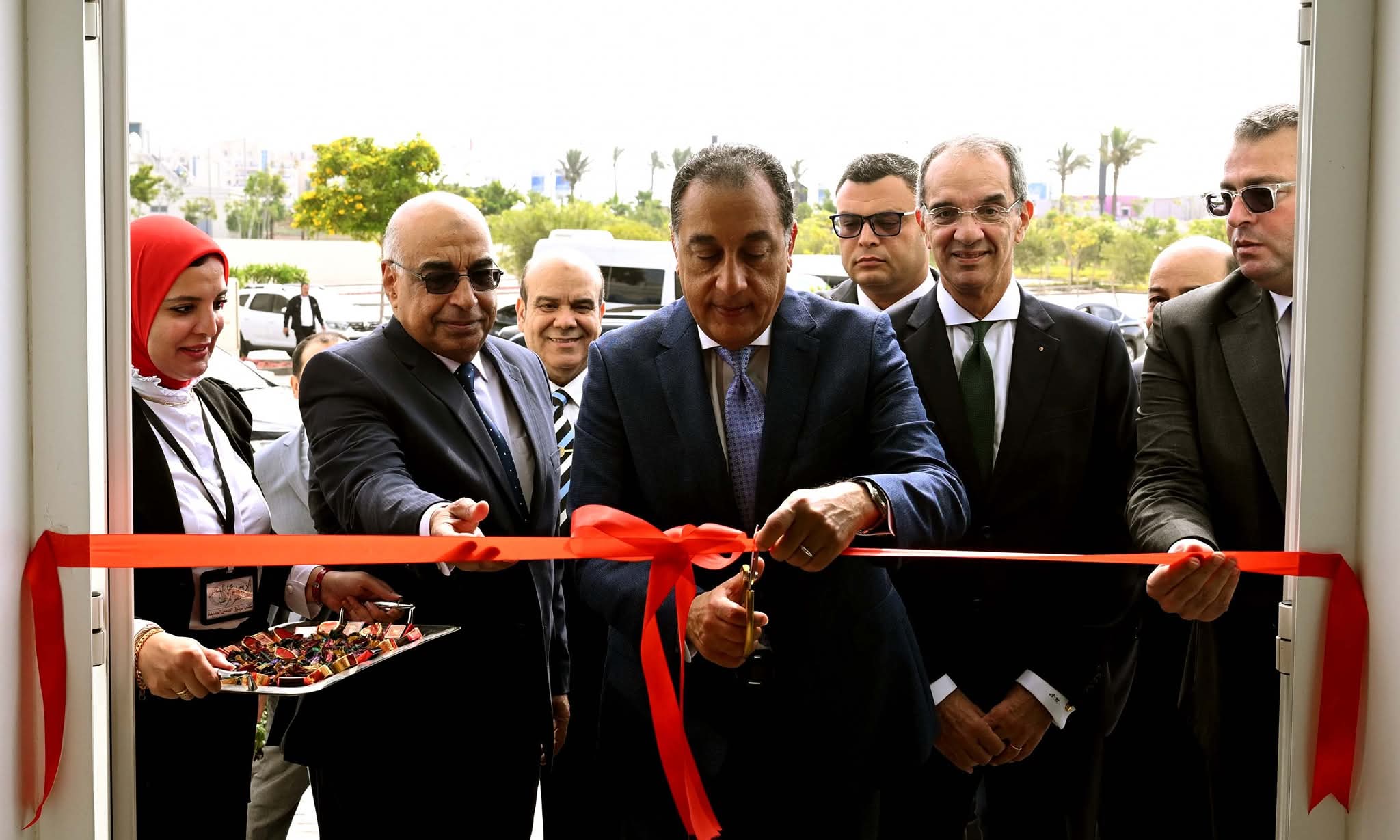 رئيس الوزراء يفتتح مجمع الشهر العقارى والتوثيق بمدينة العلمين الجديدة