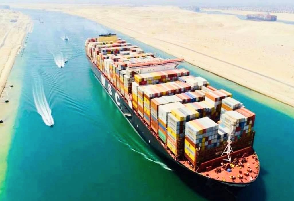  قناة السويس: نلتزم بحرية الملاحة العالمية وتحقيق استدامة سلاسل الإمداد العالمية