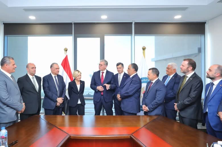 البترول توقع اتفاقية مع 