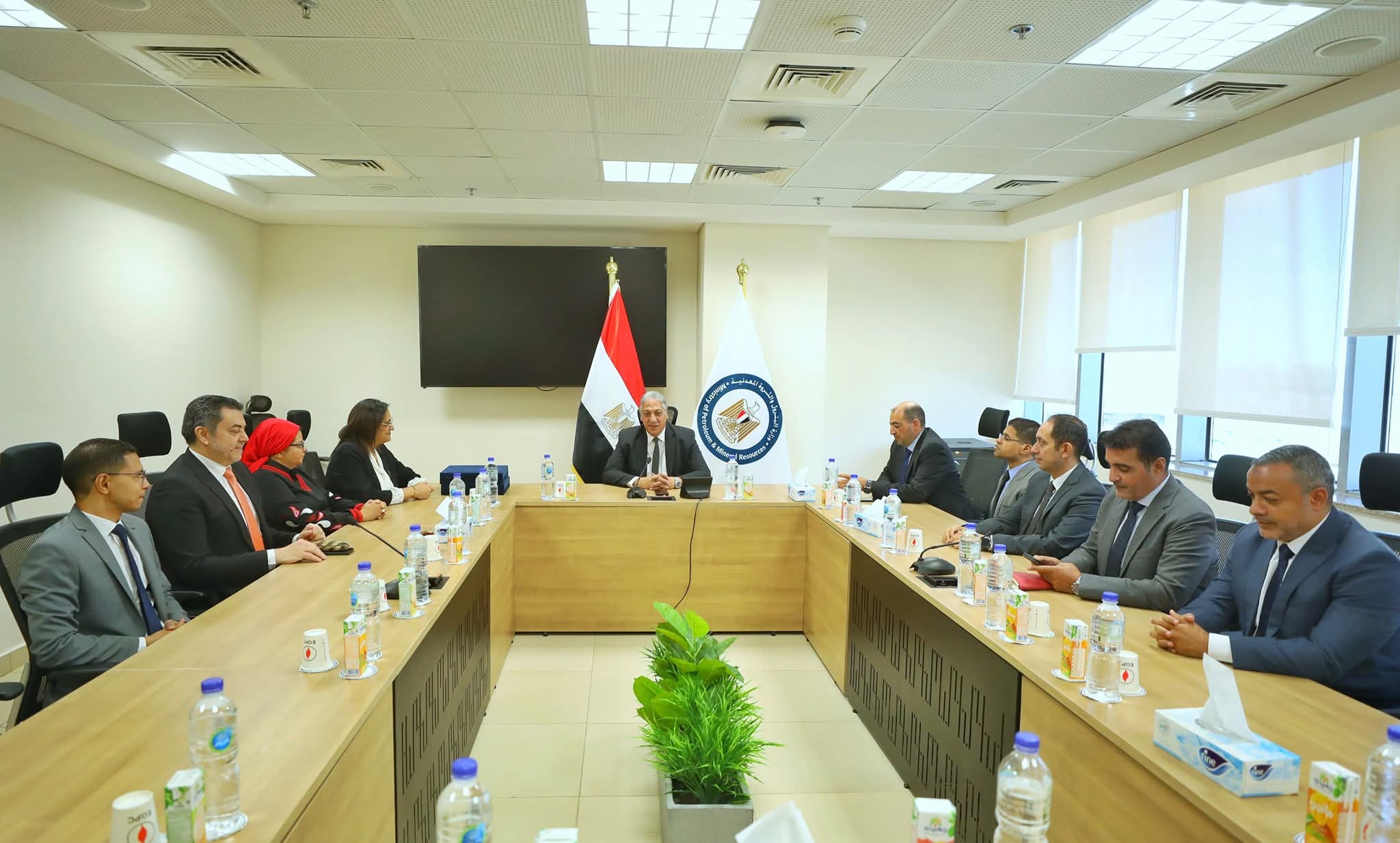 وزارة البترول تحصل على شهادتى 