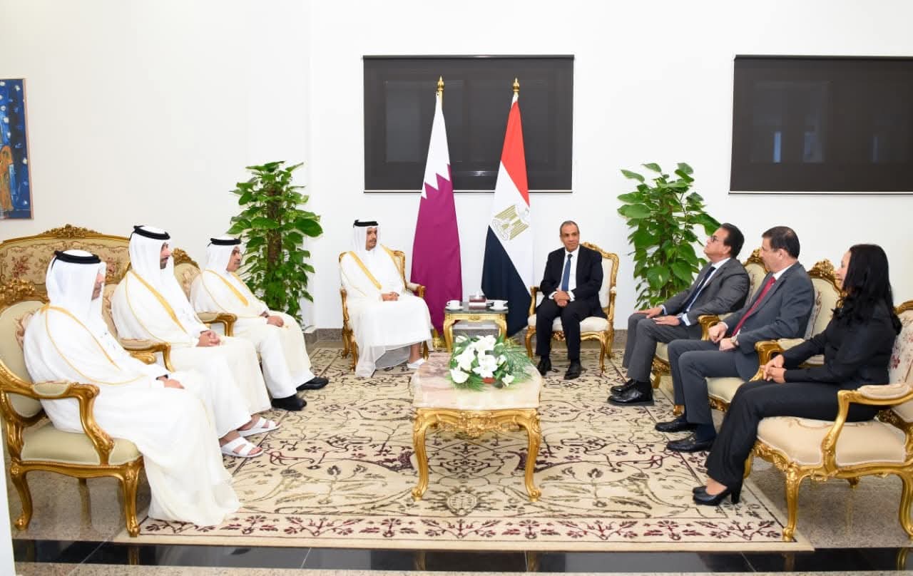 مصر وقطر توقعان عدداً من مذكرات التفاهم ومشاورات سياسية بين البلدين