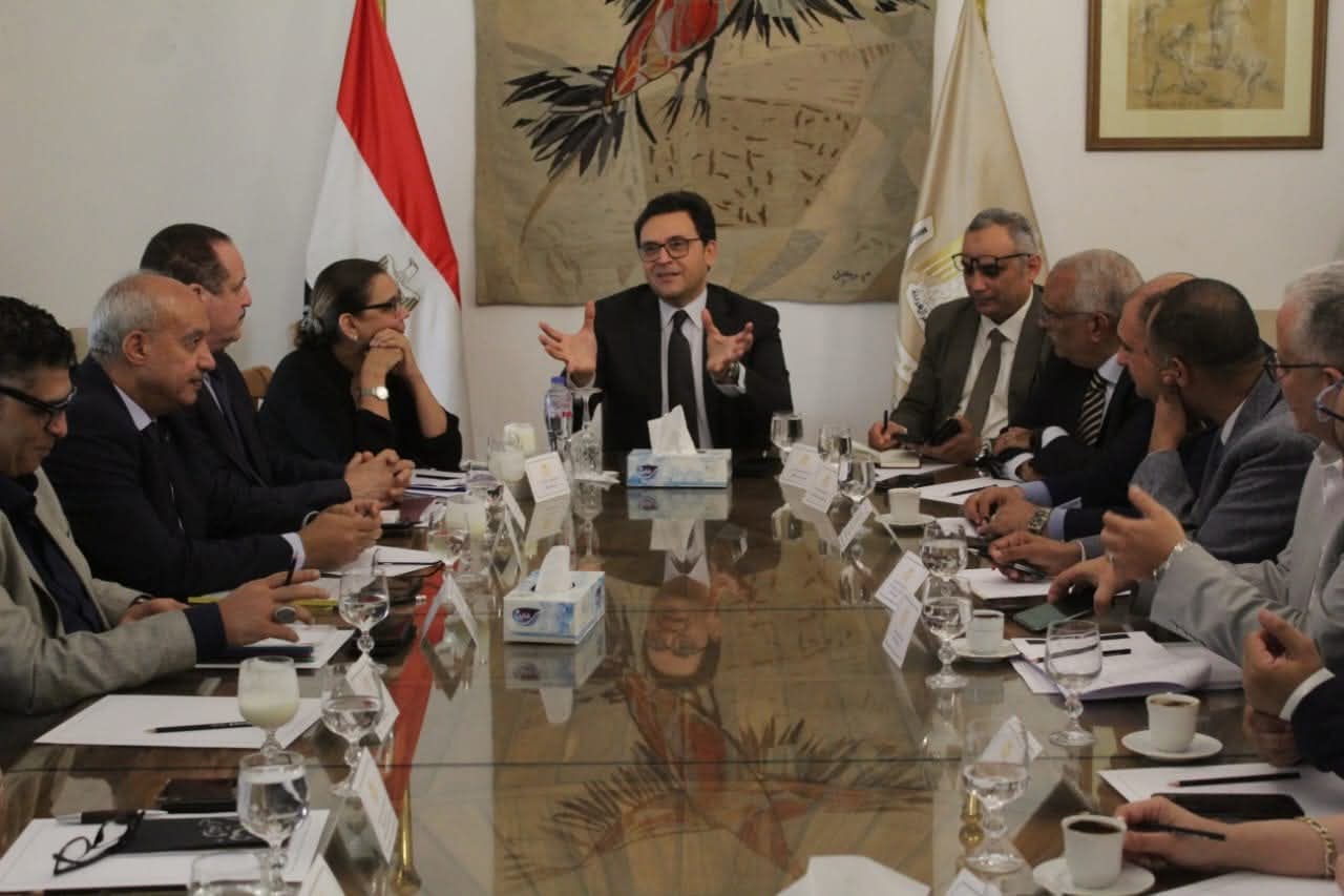 وزير الثقافة يستعرض خطط الوزارة لتطوير المشهد الثقافي في مصر
