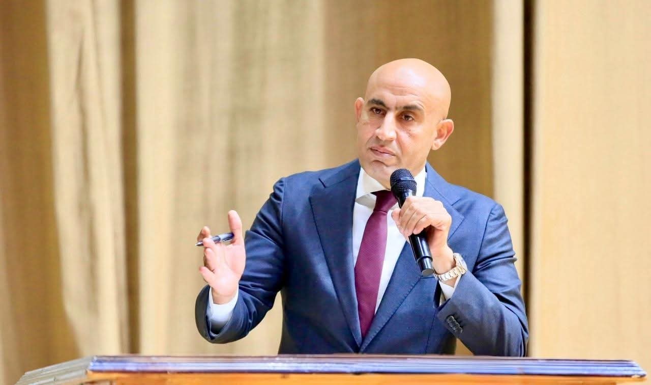 وزير التعليم يجتمع بمديري المدارس استعدادًا لبدء الدراسة 
