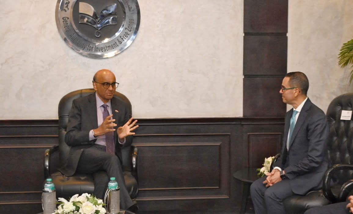 وزير الاستثمار المصري يلتقي رئيس سنغافورة لتعزيز التعاون الاستراتيجي