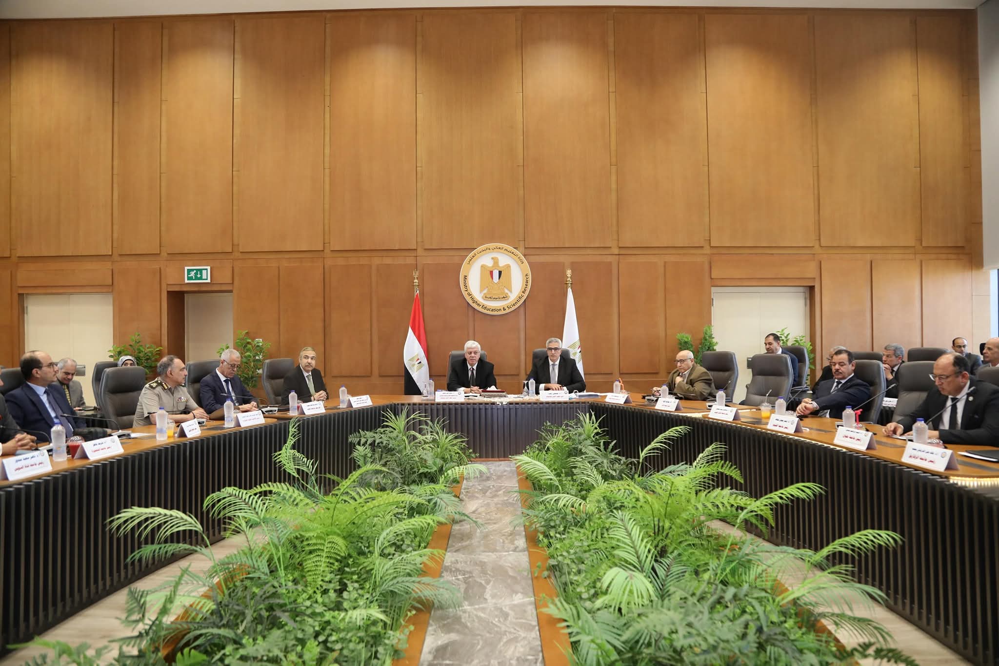 عاشور يستعرض إنجازات الجامعات أمام المجلس الأعلى للجامعات