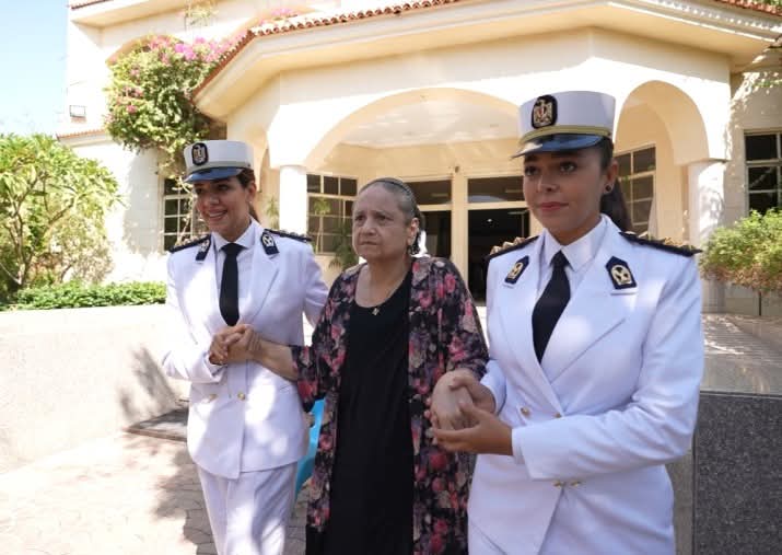 الداخلية تحتفل بكبار السن ضمن مبادرة كلنا واحد