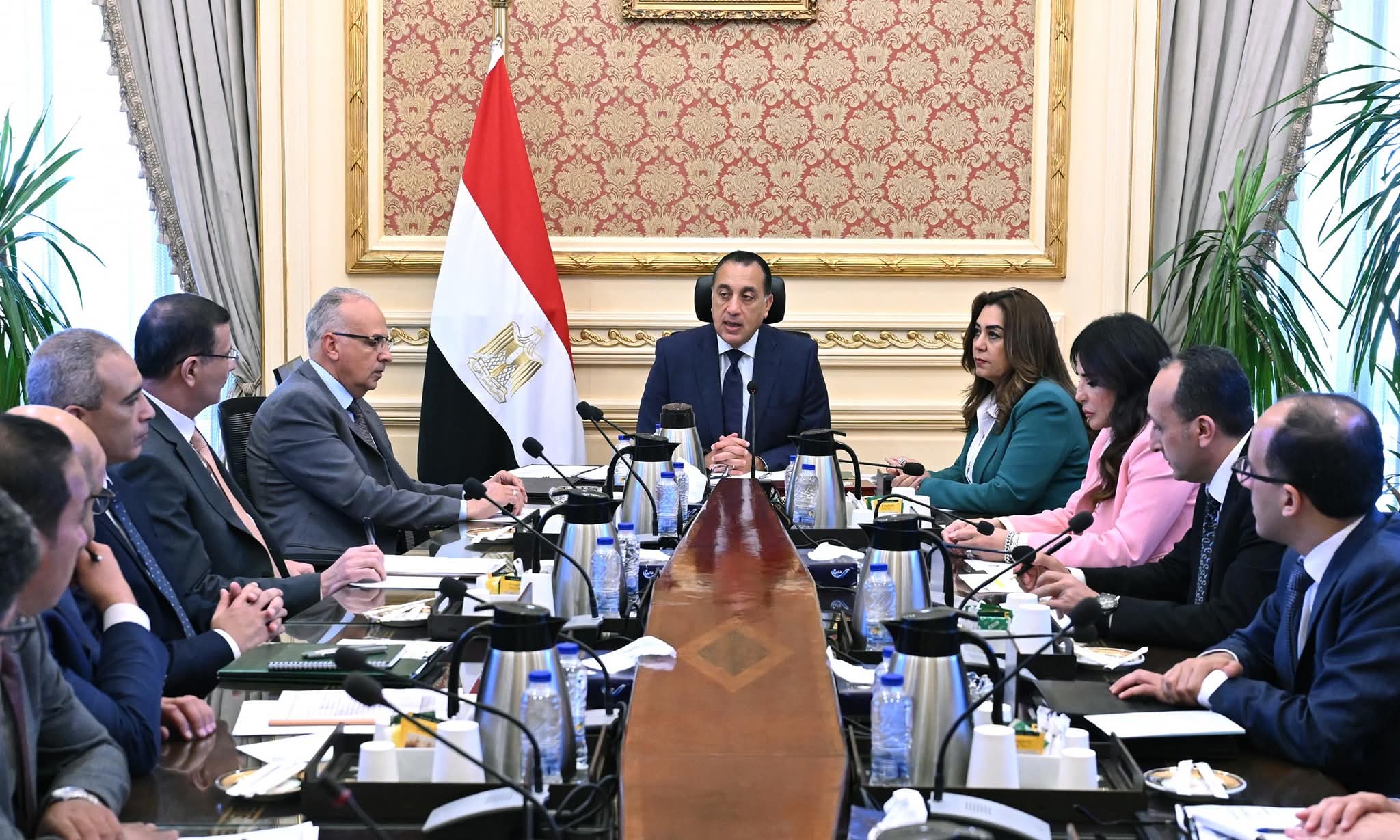 مدبولي يتابع خطة تطهير المجاري المائية واستثمار نواتجها