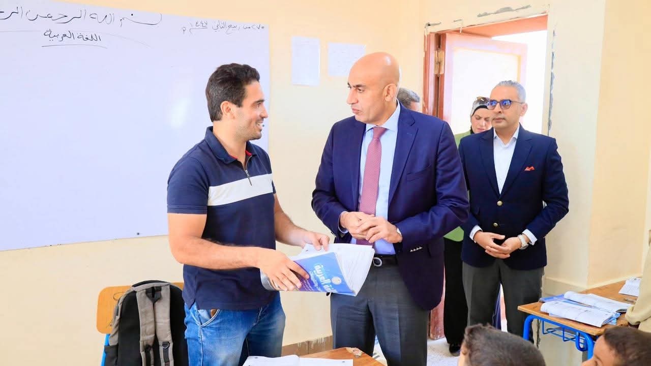 وزير التربية والتعليم يتفقد سير العملية التعليمية في أسيوط