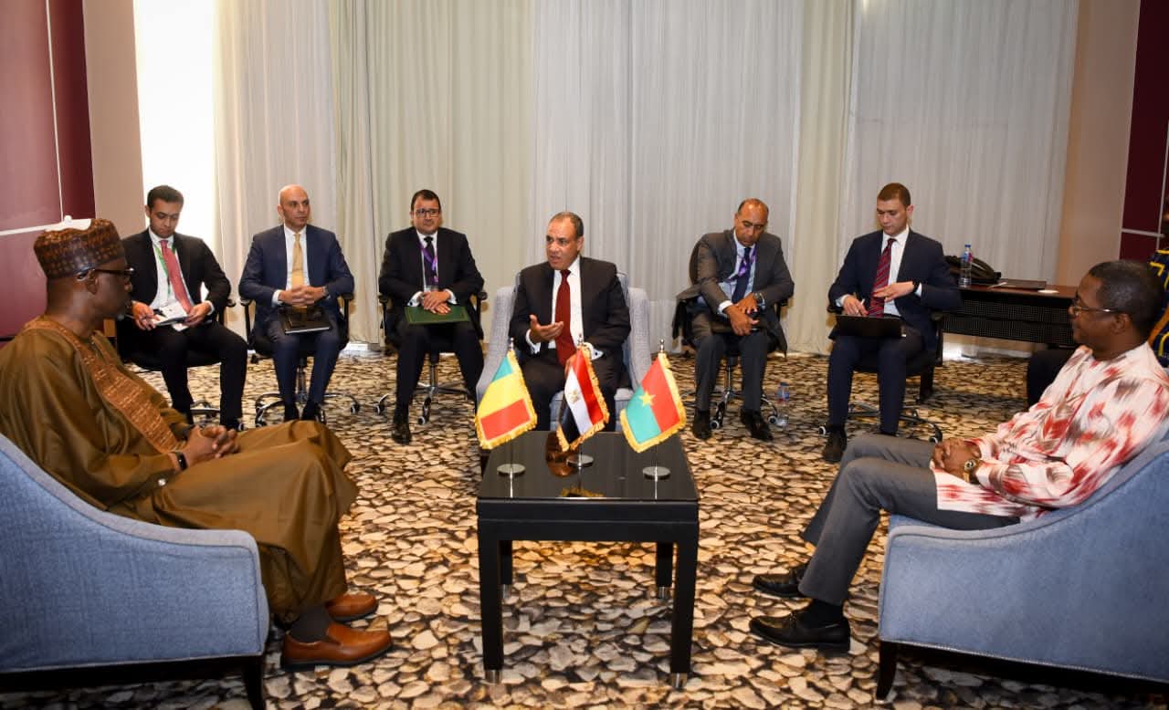 وزراء خارجية مصر ومالي وبوركينا فاسو يعززون التعاون الإقليمي المشترك