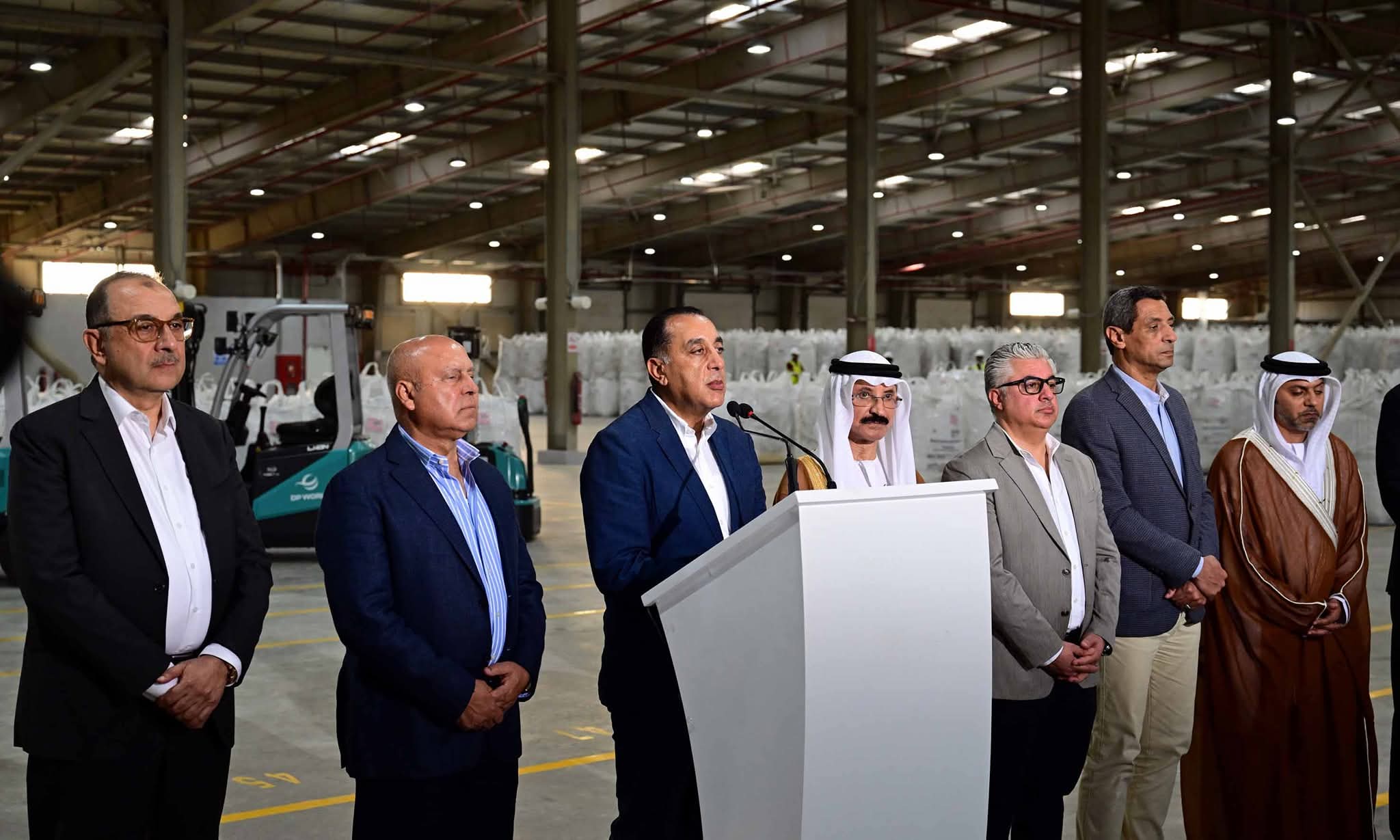 مدبولي: 11 مليار دولار استثمارات مباشرة بالمنطقة الاقتصادية لقناة السويس