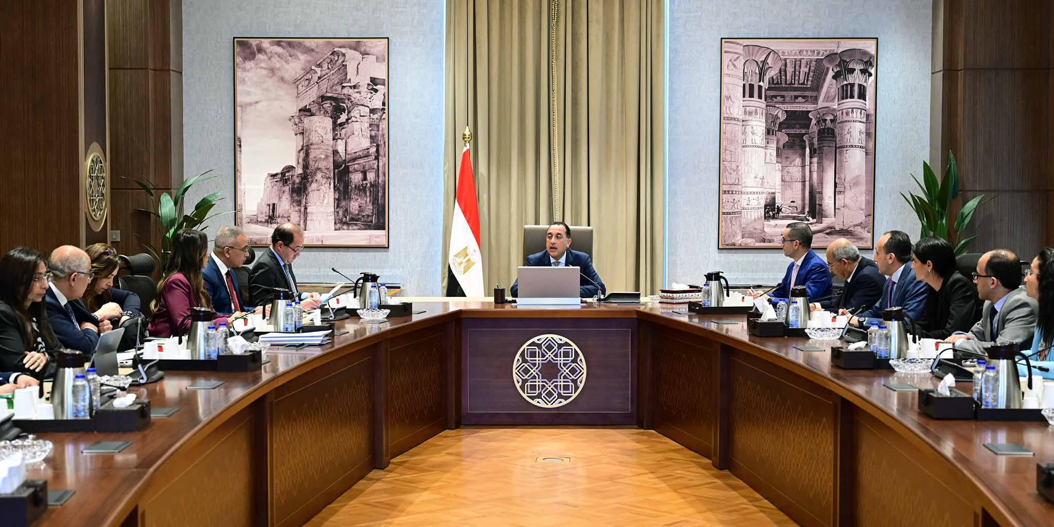 رئيس الوزراء يستعرض فرص الاستثمار والتعاون مع الدول العربية