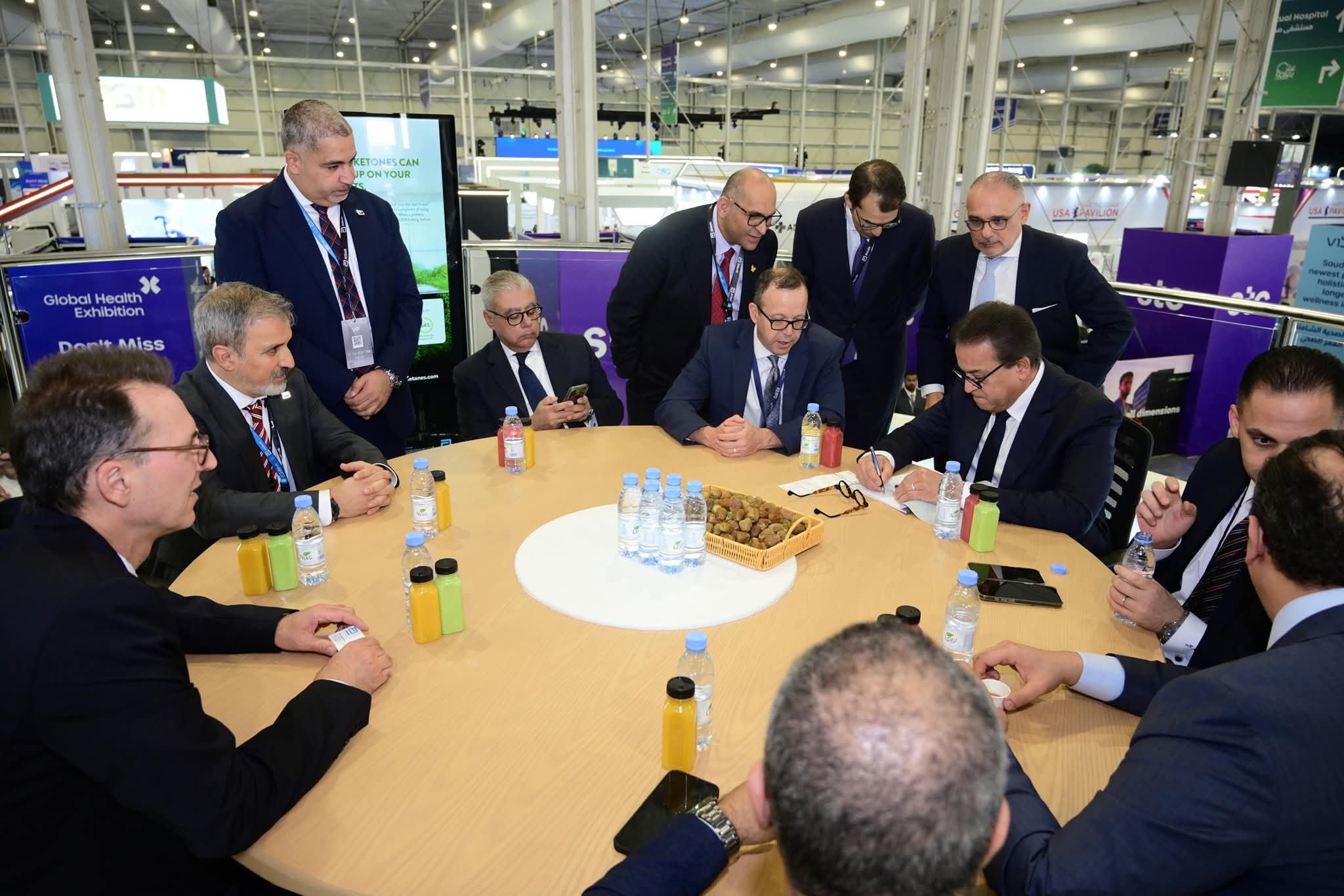 وزير الصحة يبحث التعاون الطبي مع شركة «أبوت» العالمية