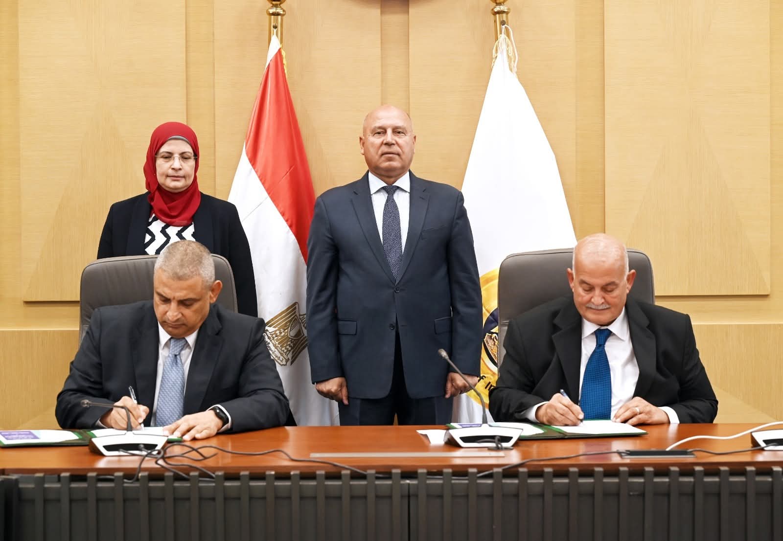 توقيع شراكة مصرية ألمانية لإقامة مجمع كابلات السيارات بالروبيكي