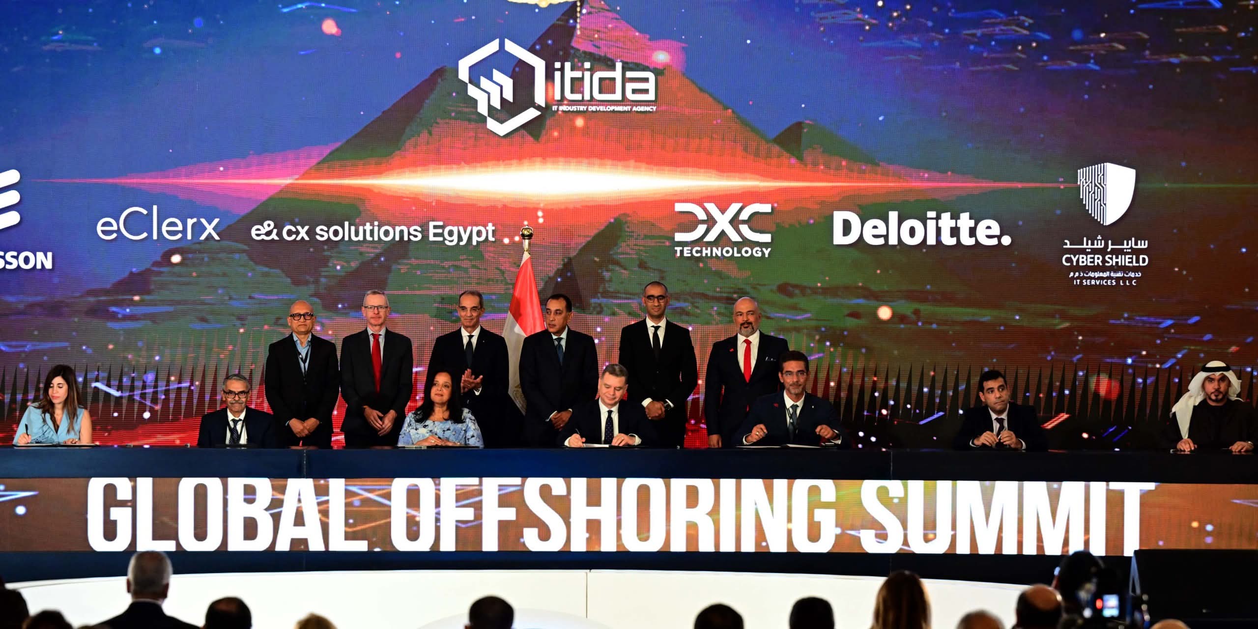 بحضور مدبولي.. توقيع 55 اتفاقًا لتعزيز صناعة التعهيد 