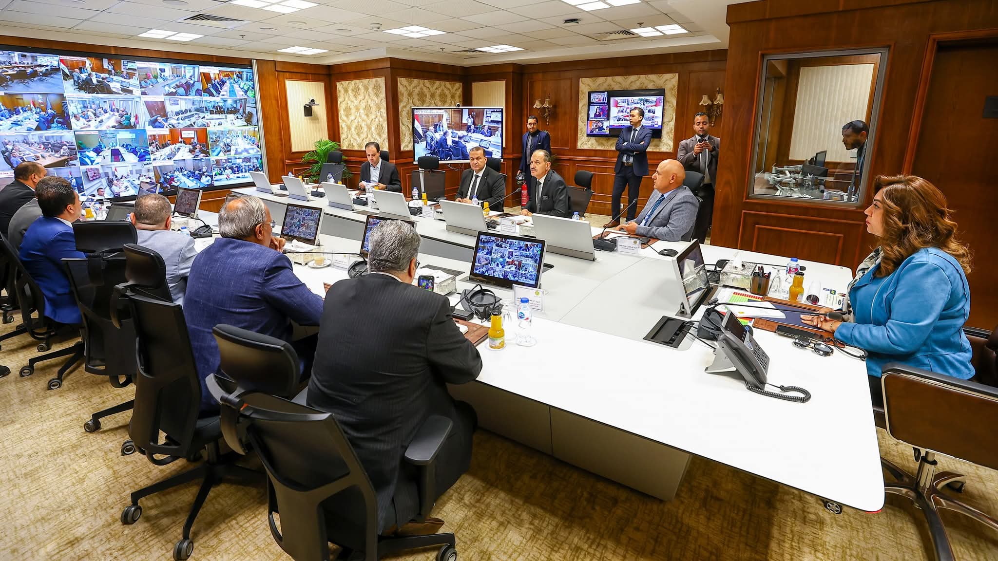 منال عوض تتابع سير انتخابات النواب عبر مركز الشبكة الوطنية