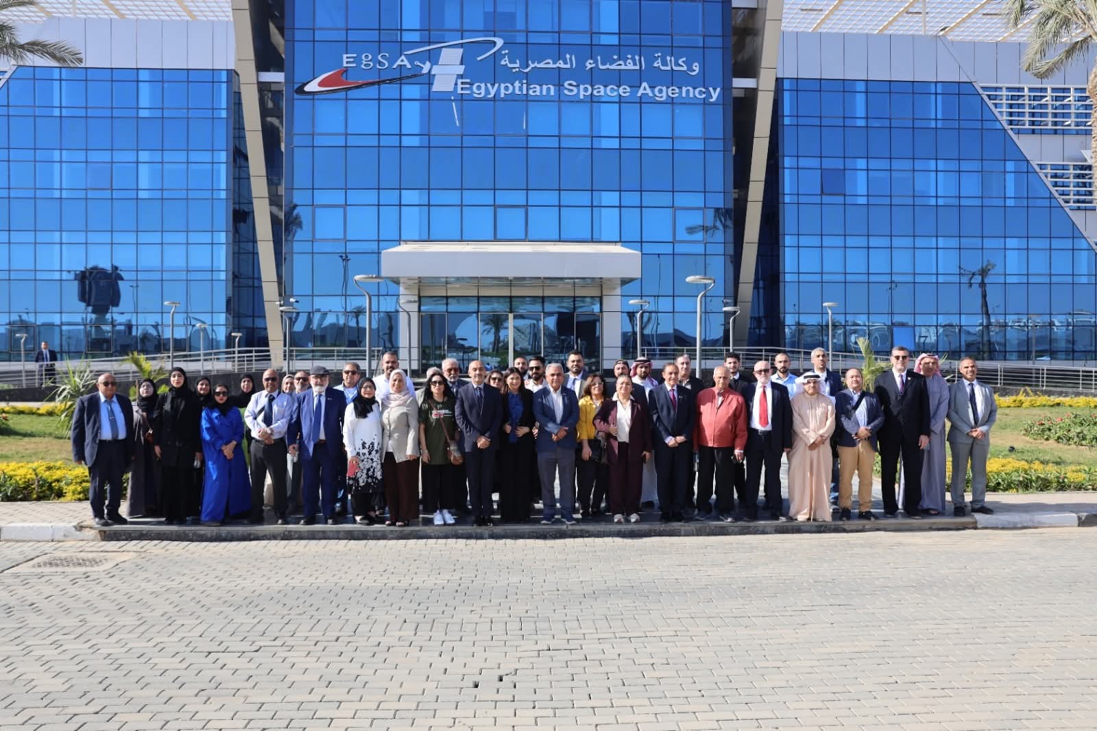 وكالة الفضاء المصرية تستقبل وفد جمعية المهندسين البحرينية لتعزيز التعاون