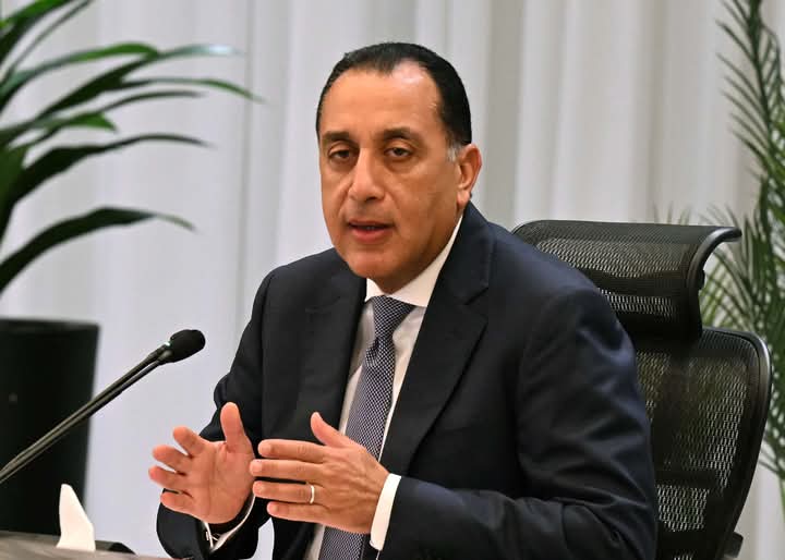 حزمة اجتماعية موسعة لرفع الأجور والمعاشات وتخفيف الأعباء عن المواطنين