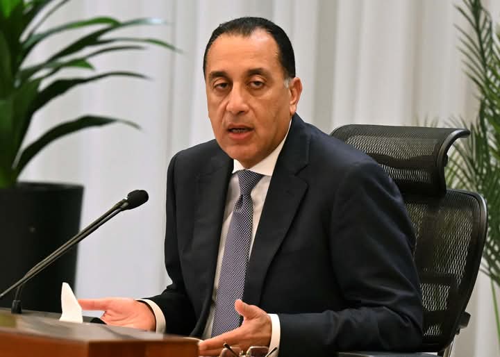 مدبولي: الرئيس السيسي وجه بحزمة تيسيرات للقطاعات المساهمة فى نمو الاقتصاد 