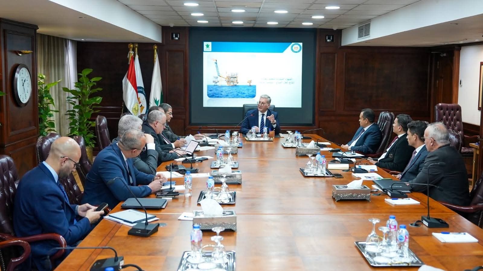 البترول تعجل مشروعات الغاز لزيادة الإنتاج وتأمين احتياجات الصيف