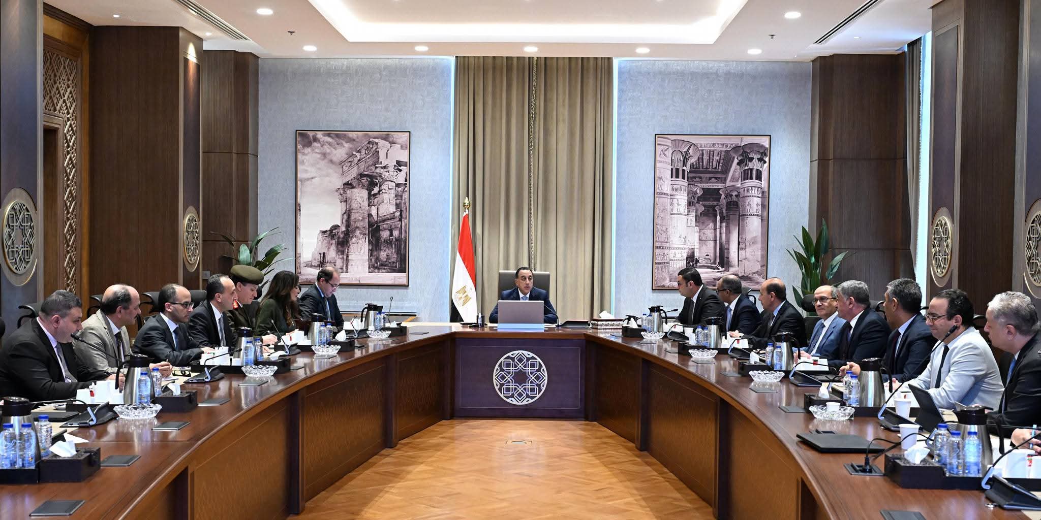 الحكومة تسرّع استكمال مشروعات «حياة كريمة» وتحسين خدمات القرى