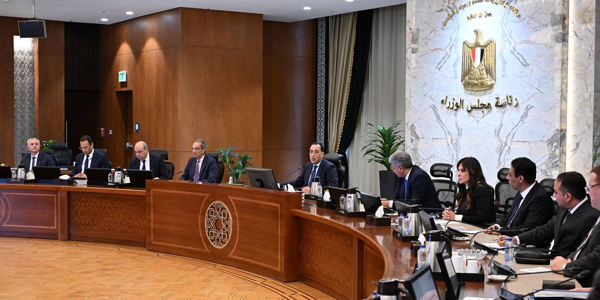 مدبولي يتابع جهود تسهيل السياحة عبر التأشيرة الإلكترونية المصرية