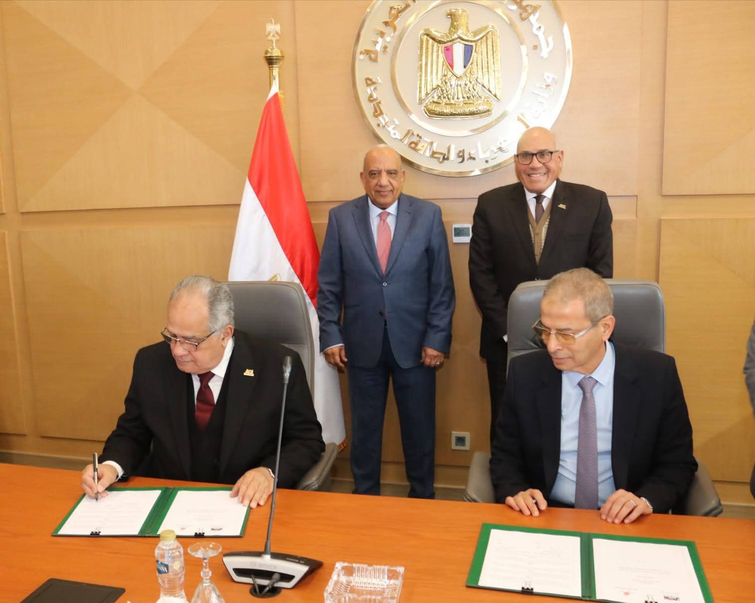 الكهرباء والتصنيع يؤسسان شركة وطنية لتشغيل وصيانة الطاقة الشمسية