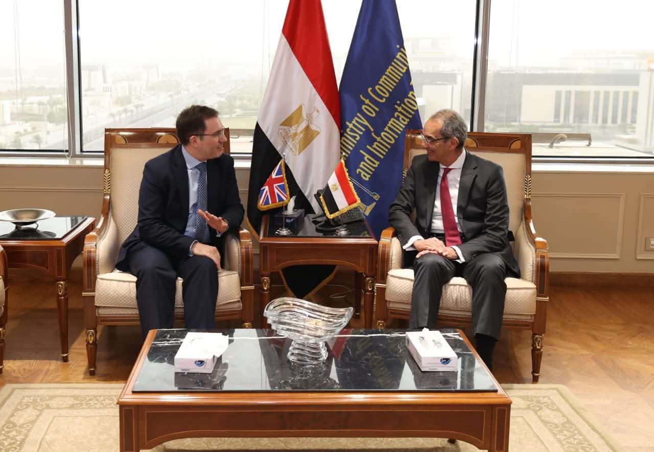 عمرو طلعت يبحث جذب الاستثمارات البريطانية بقطاع الاتصالات والتكنولوجيا